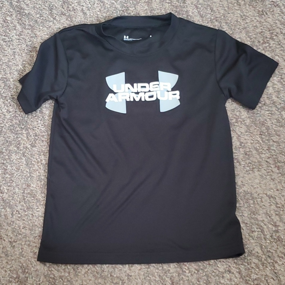 Under armour top size 6